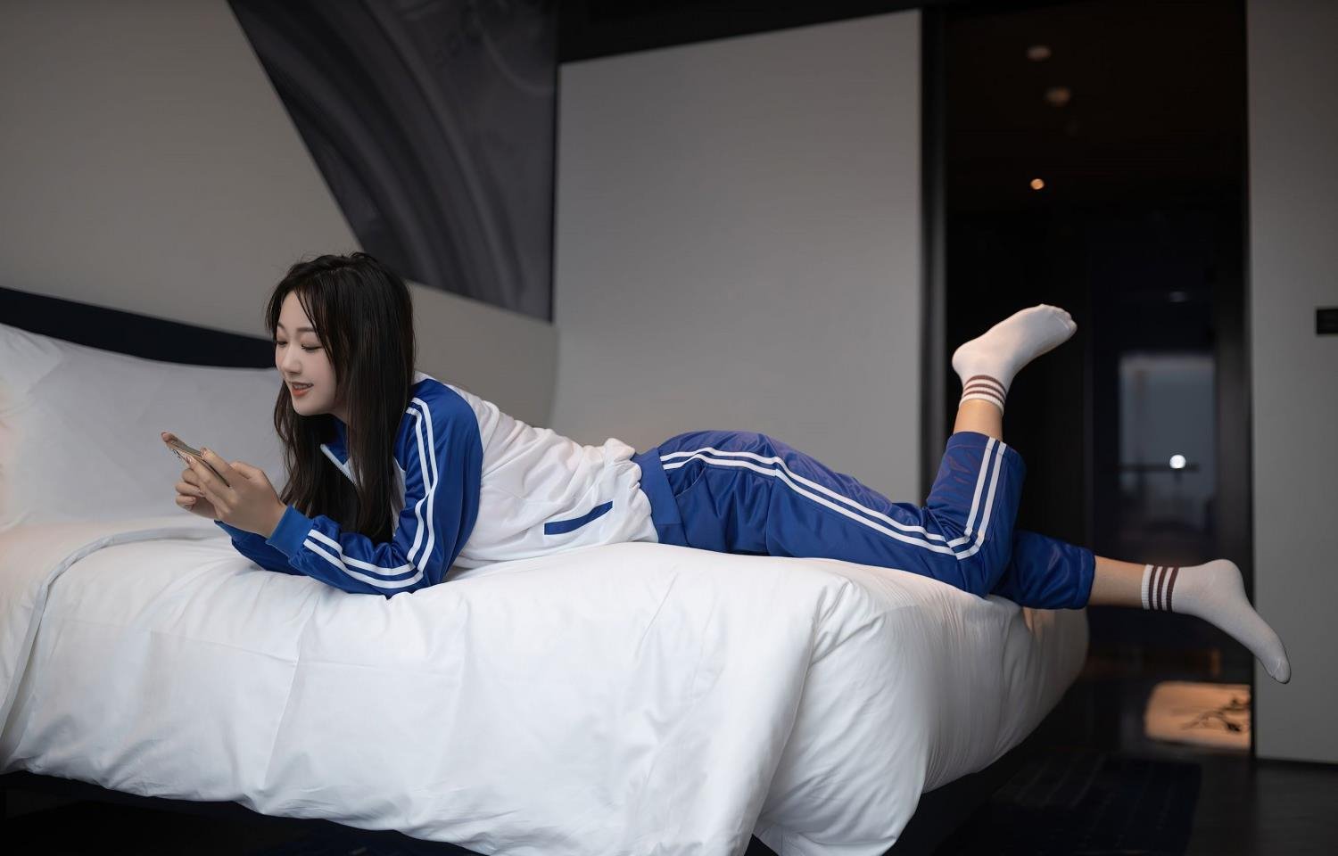 狗狗爱爱女
