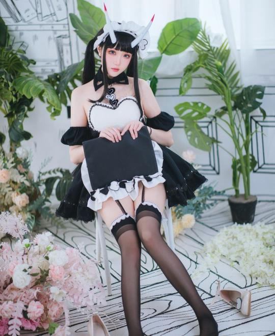 �˻���Ů